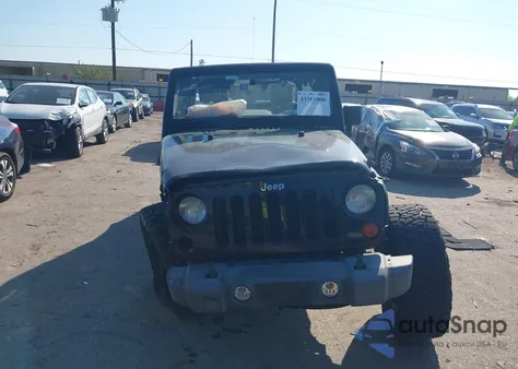 2010 Jeep Wrangler Unlimited Sport z USA, uszkodzony, nr VIN 1J4BA3H16AL135093